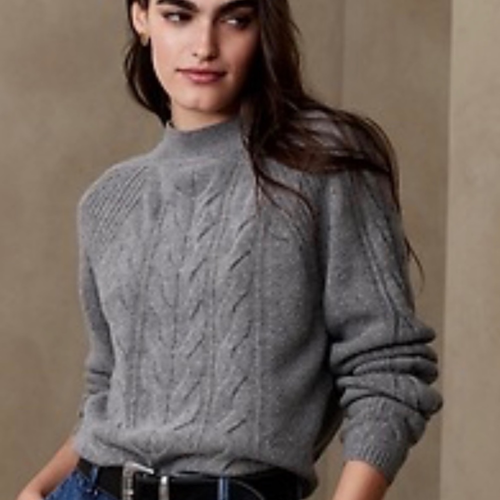 Banana Republic Italian Wool Sweater ~ Size S